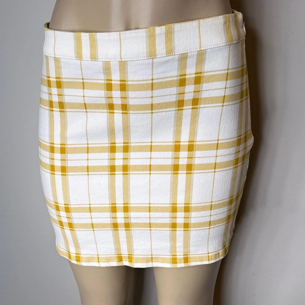 Forever 21 White and Yellow Plaid Mini Skirt - Picture 1 of 7